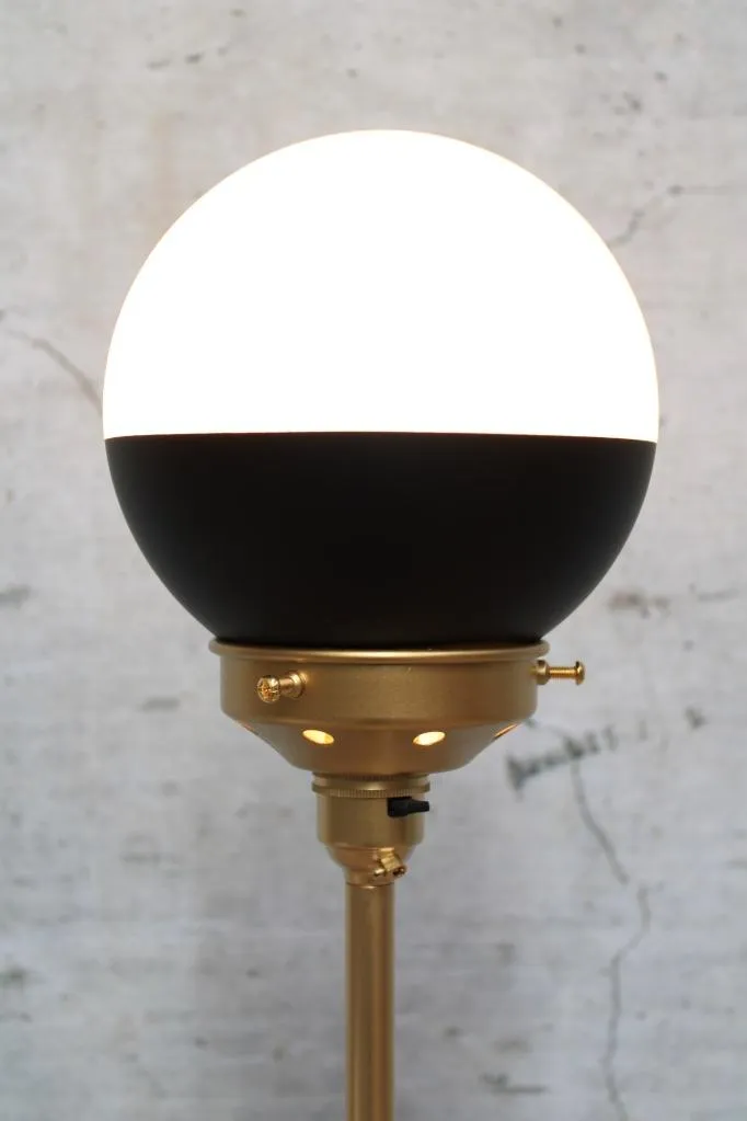 Crown Sphere Table Lamp