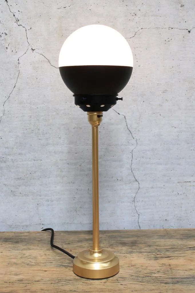 Crown Sphere Table Lamp
