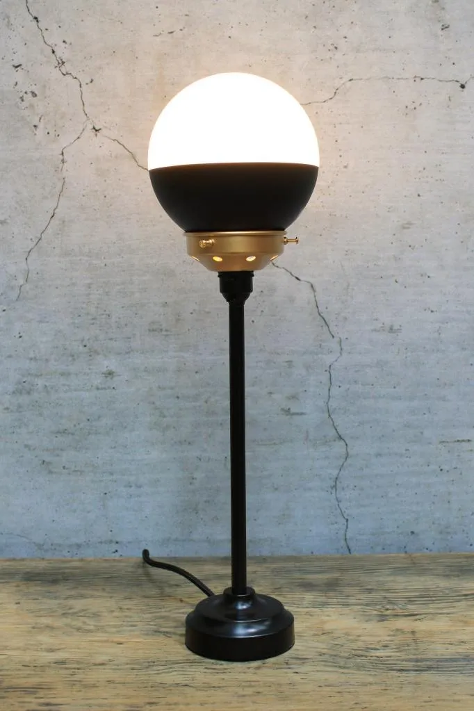 Crown Sphere Table Lamp