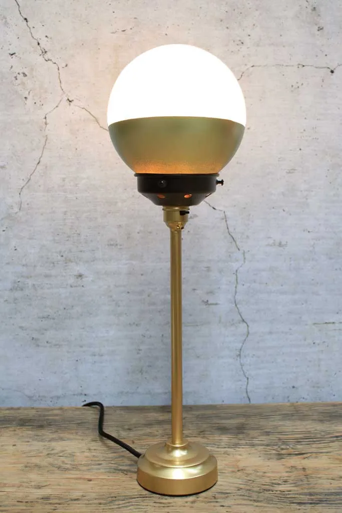 Crown Sphere Table Lamp