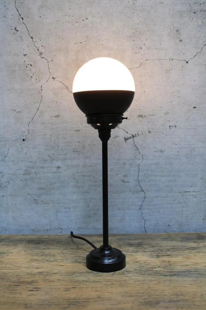 Crown Sphere Table Lamp